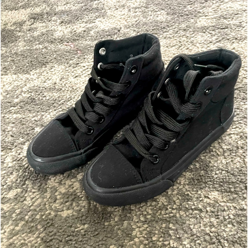 Boys’ Hightop Sneakers
